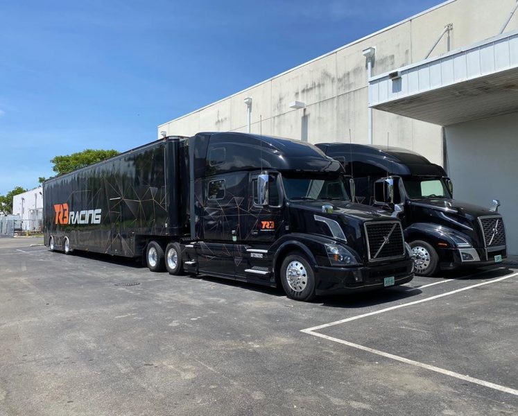 Transport Tractor Trailer Truck – Big Rig Vehicle Wraps – TRUCK WRAPS MIAMI
We handle Racing Teams, Transport Trucks, Vehicle of All Kinds! MIAMI'S SOURCE FOR SIGNS – GRAPHICS – WRAPS – BANNERS – FORT LAUDERDALE – BROWARD – DADE COUNTY – Hollywood, FL (954) 908-5883 :: info@darkhorsemiami.com